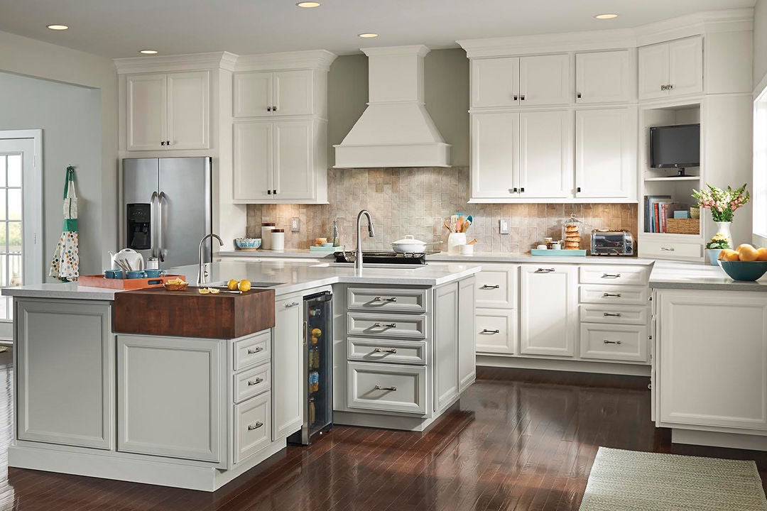 Light Cabinets in kitchen