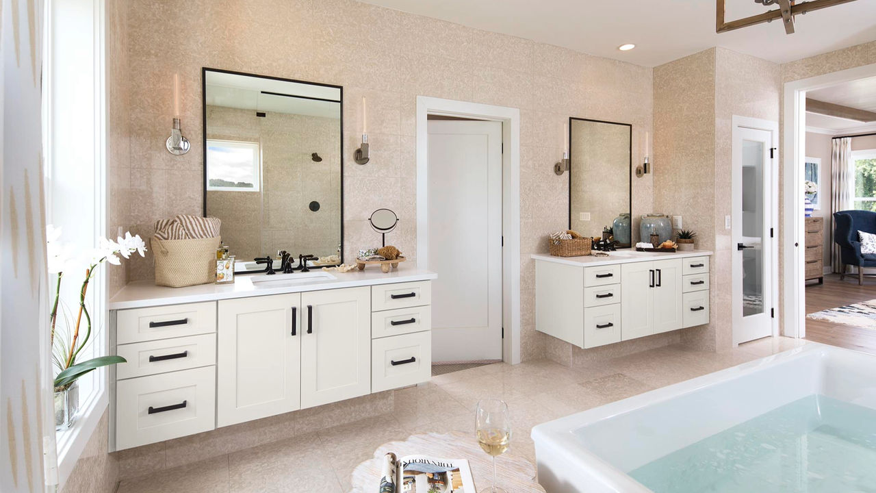 Brindley in Painted Linen